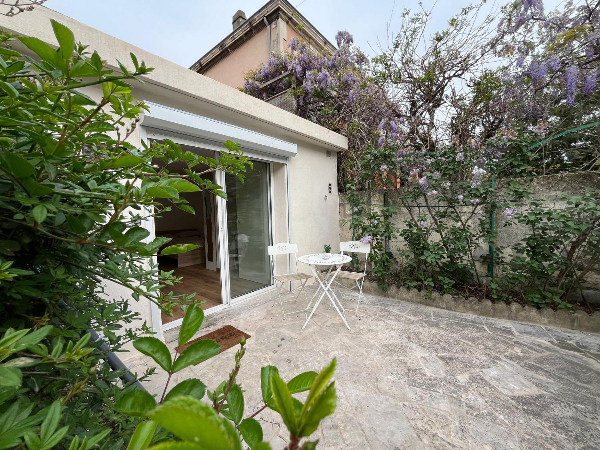 Studio Avec Clim Et Terrasse Proche Du Centre Ville D'Avignone Esterno foto